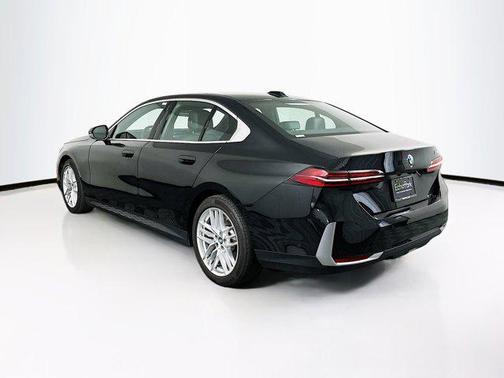 2025 BMW 530 i