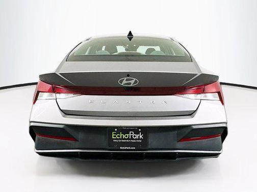 Fluid Metal 2024 Hyundai ELANTRA SEL