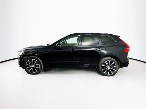 2024 Volvo XC60 B5 Plus Dark Theme