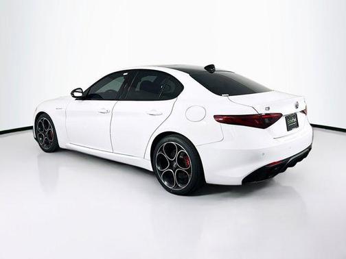 2023 Alfa Romeo Giulia Veloce RWD