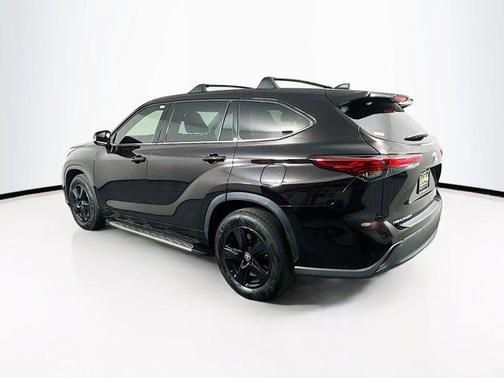 2022 Toyota Highlander Hybrid LE