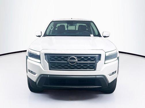 2024 Nissan Frontier SL