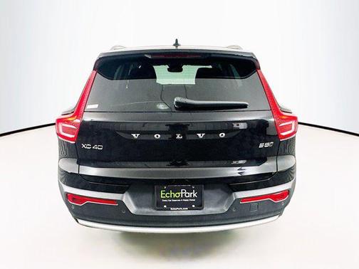 2025 Volvo XC40 B5 Plus Bright Theme