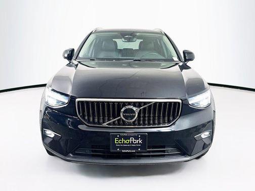 2025 Volvo XC40 B5 Plus Bright Theme