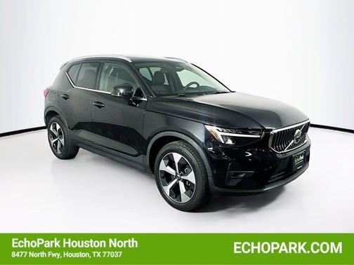 Onyx Black Metallic 2023 Volvo XC40 B5 Plus Bright Theme