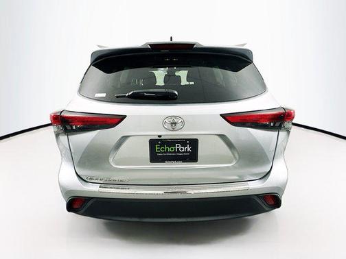 2022 Toyota Highlander L