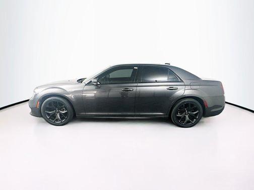 2022 Chrysler 300 Touring