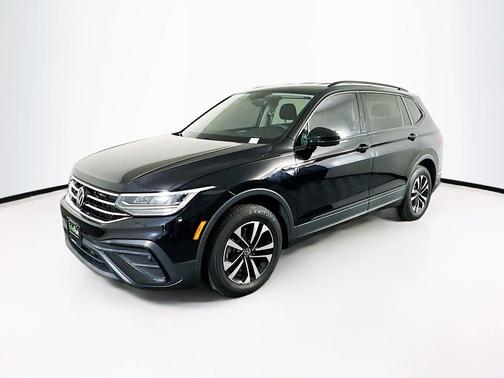 Deep Black Pearl 2023 Volkswagen Tiguan 2.0T S