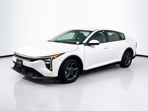 Snow White Pearl 2025 Kia K4 LXS