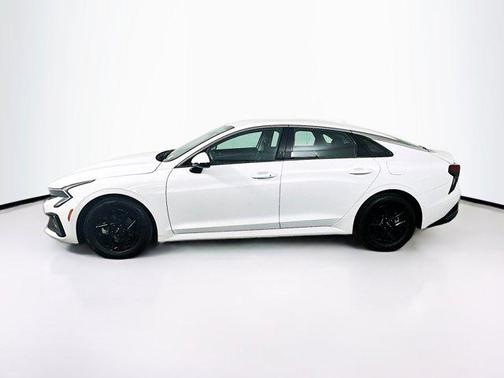 Snow White Pearl 2025 Kia K5 LXS