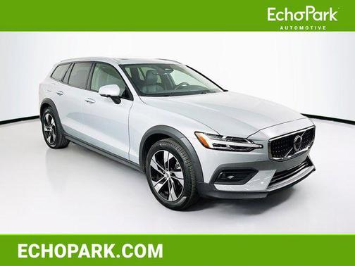 2025 Volvo V60 Cross Country B5 Plus
