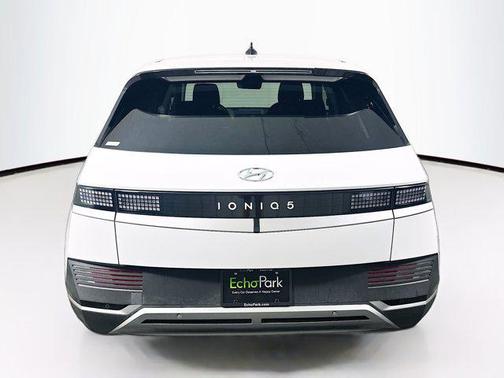 Atlas White 2024 Hyundai IONIQ 5 SE