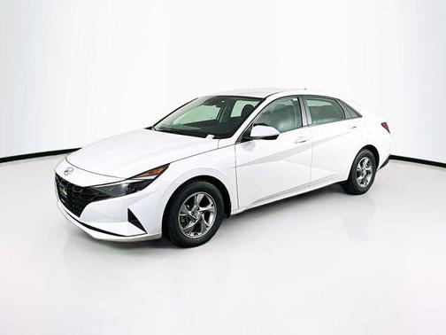 2022 Hyundai ELANTRA SE