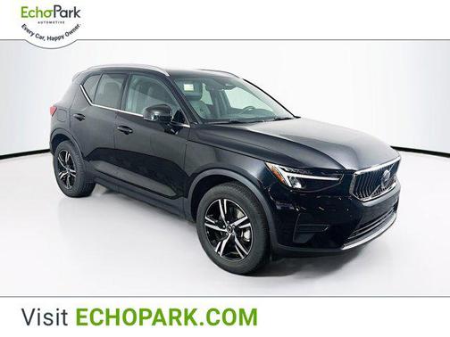2025 Volvo XC40 B5 Core Bright Theme