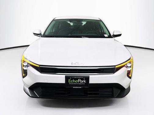 Snow White Pearl 2025 Kia K4 LXS