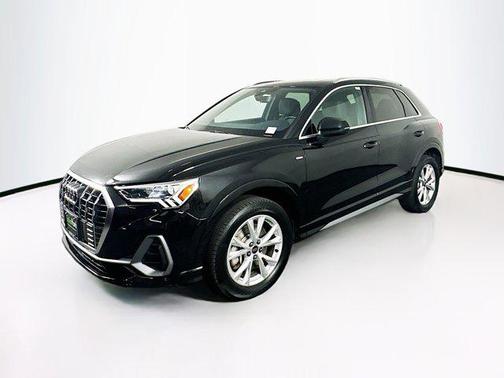 2024 Audi Q3 Premium 45 TFSI S line quattro Tiptronic