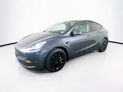 2022 Tesla Model Y Long Range Dual Motor All-Wheel Drive