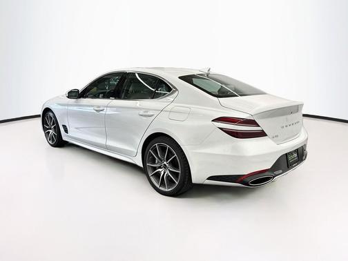 Uyuni White 2025 Genesis G70 2.5T RWD