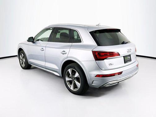 2022 Audi Q5 40 Premium Plus