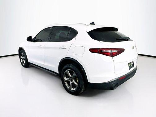 2021 Alfa Romeo Stelvio Base