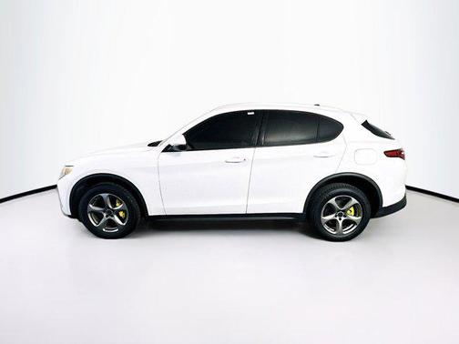 2021 Alfa Romeo Stelvio Base