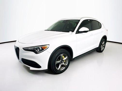 2021 Alfa Romeo Stelvio Base