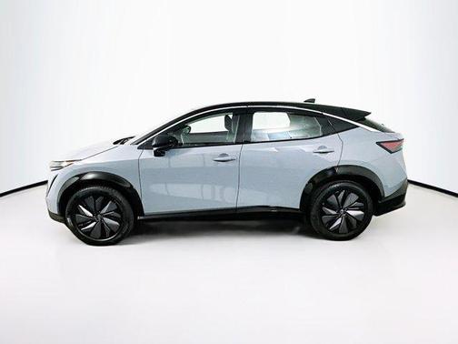 Boulder Gray Pearl/Black Diamond Pearl 2023 Nissan ARIYA EVOLVE+