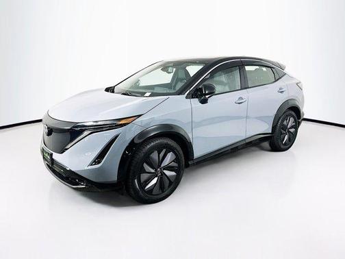 Boulder Gray Pearl/Black Diamond Pearl 2023 Nissan ARIYA EVOLVE+