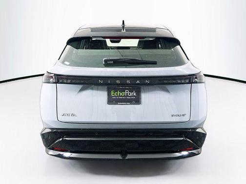 Boulder Gray Pearl/Black Diamond Pearl 2023 Nissan ARIYA EVOLVE+