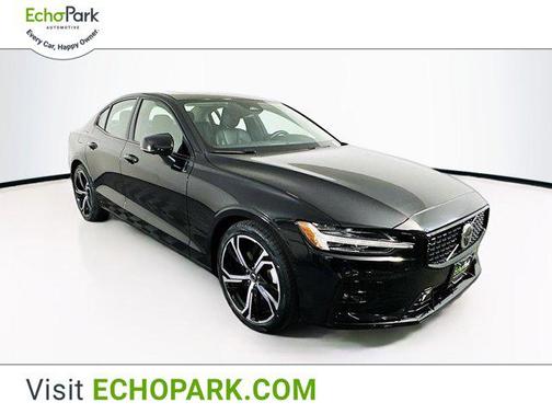 2024 Volvo S60 B5 Plus Dark Theme