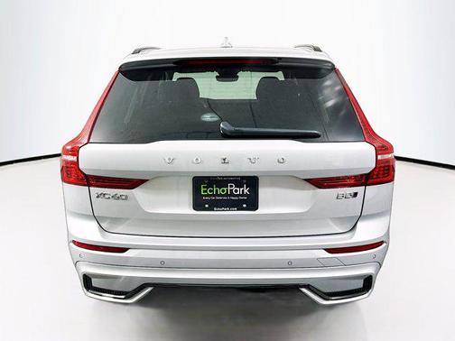 2025 Volvo XC60 B5 Plus