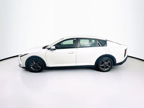 Snow White Pearl 2025 Kia K4 LXS