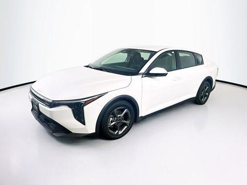 Snow White Pearl 2025 Kia K4 LXS