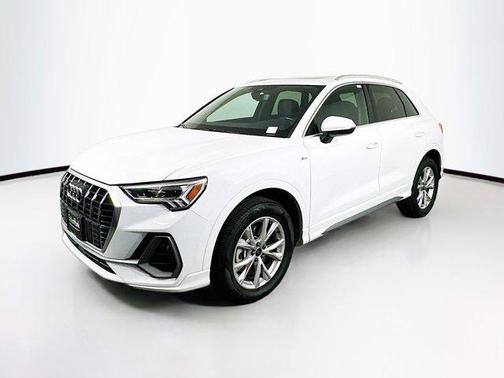 2024 Audi Q3 Premium 45 TFSI S line quattro Tiptronic