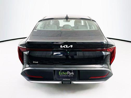 Aurora Black Pearl 2025 Kia K4 LXS