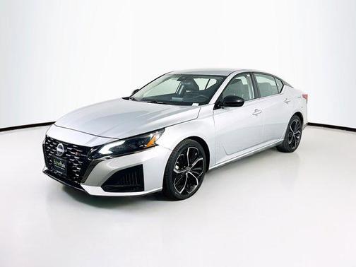 2024 Nissan Altima SR FWD