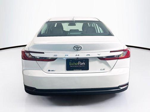 Ice Cap 2025 Toyota Camry LE