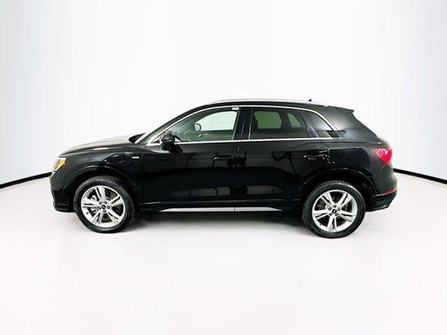2022 Audi Q3 45 S line Premium