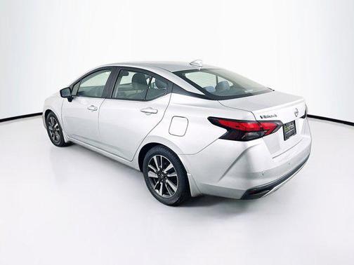 2022 Nissan Versa 1.6 SV