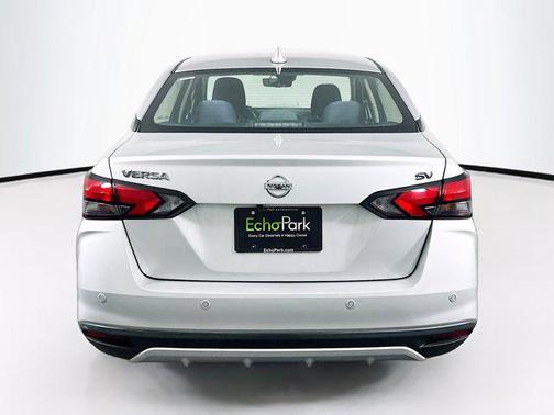 2022 Nissan Versa 1.6 SV