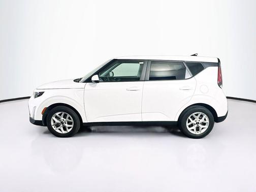 Snow White Pearl 2025 Kia Soul LX