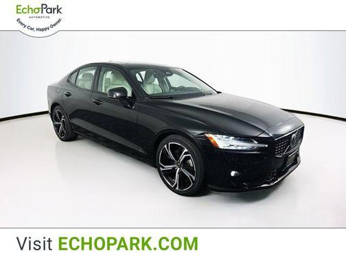 2024 Volvo S60 B5 Core Dark Theme