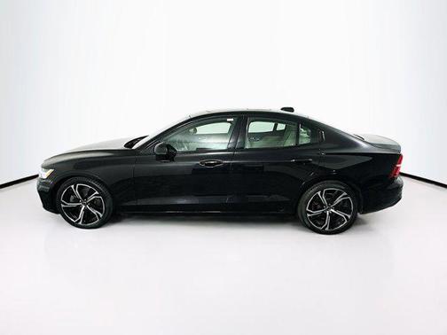 2024 Volvo S60 B5 Core Dark Theme