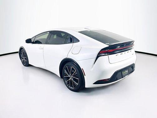 2025 Toyota Prius XLE