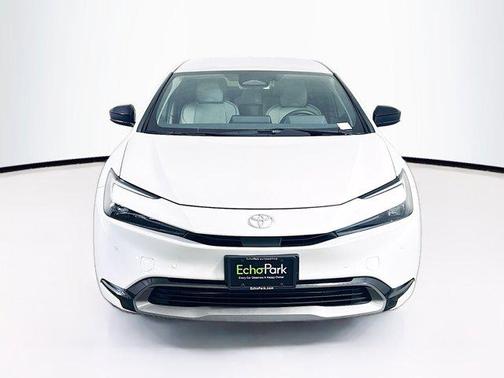 2025 Toyota Prius XLE