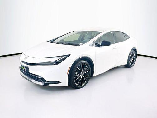 2025 Toyota Prius XLE