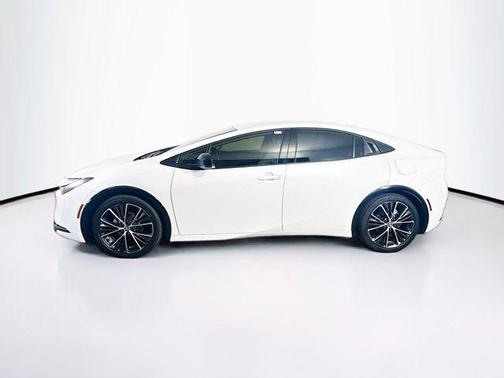 2025 Toyota Prius XLE