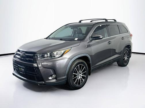 Predawn Gray Mica 2018 Toyota Highlander SE