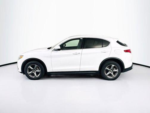 2021 Alfa Romeo Stelvio Base