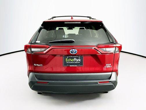 2020 Toyota RAV4 Hybrid XLE